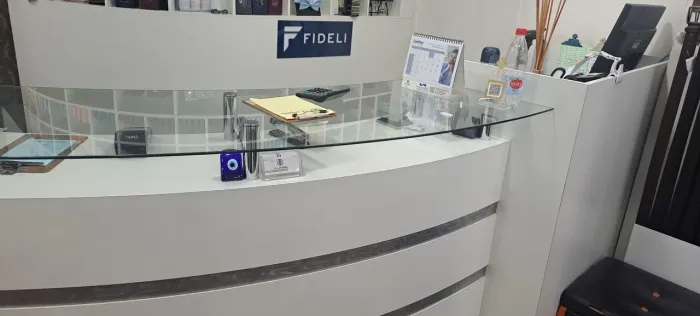 BALCÃO DE CAIXA E PACOTES C/VIDRO