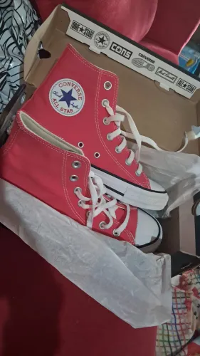 VENDO TENIS NOVO NA CAIXA ALL STAR ROSA NÚMERO 36