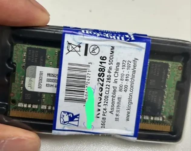 Vendo memória RAM DDR4 de 16 GB.