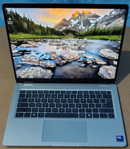 Dell 14 PRO Impecável Core Ultra 5 235u 16gb ddr5 5600mhz SSD 512GB