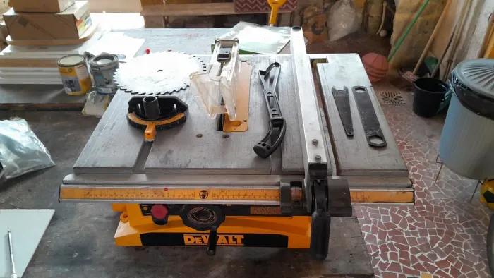 Serra de Bancada DeWalt Dwe7470-BR