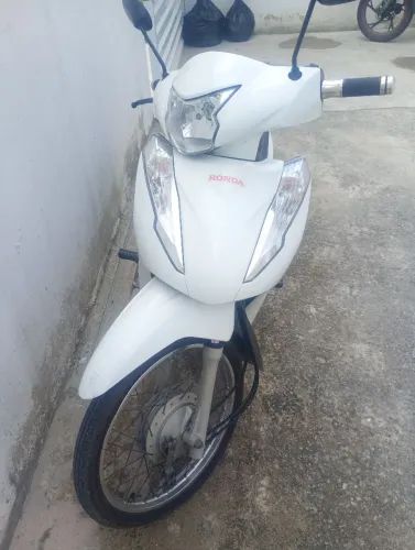 Vendo Honda biz 110i ano 2018