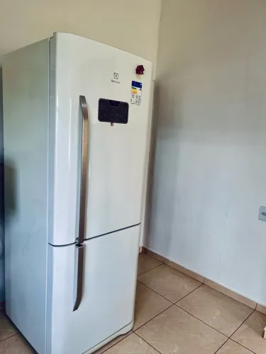 Geladeira Electrolux 454 litros frost free com painel digital
