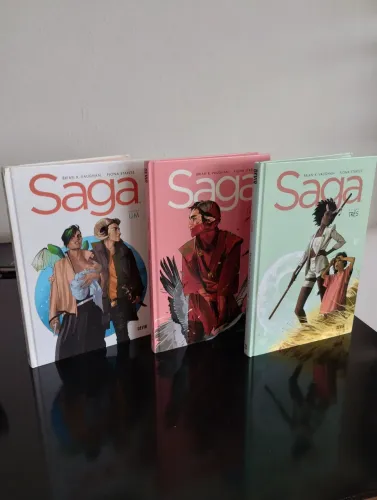 Saga. Vol 1, 2 e 3. Brian K. Vaughan. Fiona Staples.