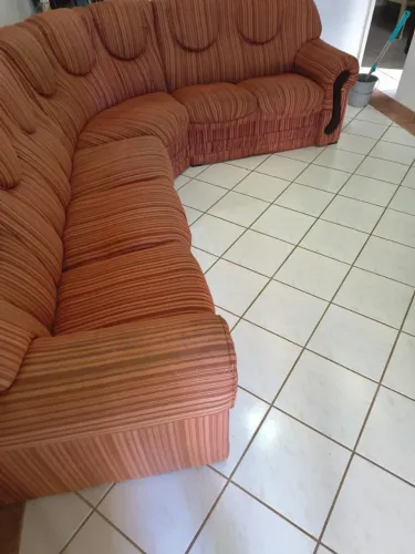 Sofá de canto (antigo com madeira boa) 