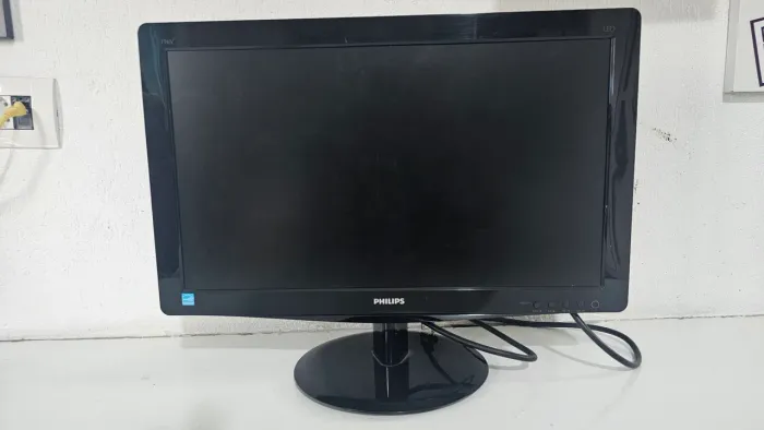 Monitor Philips 18 Polegadas 196v3l LCD 16:9