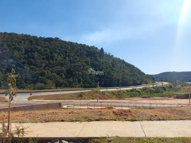Lote com 300 metros quadrados a venda no Condomínio Estrela do Lago em Juiz de Fora