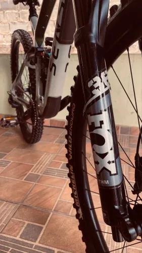 Sense exalt carb evo 29 tamanho M