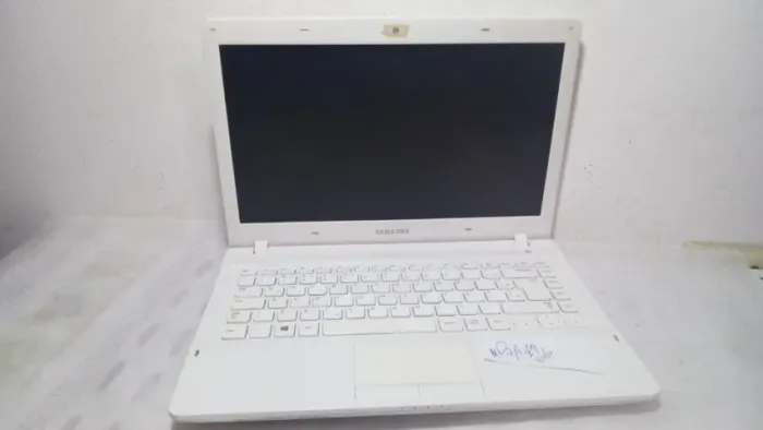 Notebook Samsung Branco Np270e4 Ativ Book-vazio Pra Peças-w