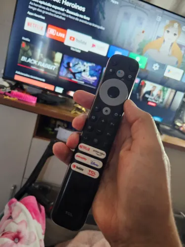 Tv 43 TCL 2026 Android Borda infinita com comando de voz e PlayStore pra baixa aplicativos