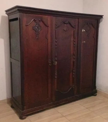 Guarda-Roupa Antigo Madeira Maciça - Estilo Luís XV