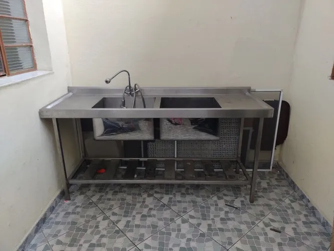 Vendo bancada de aço inox com 2 cubas