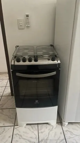 Fogão Electrolux 4 bocas com mesa de vidro - ótimo estado