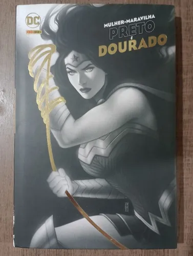HQ mulher maravilha preto e dourado