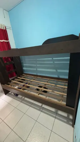Vendo uma cama semi-nova beliche