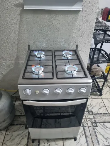 Fogão esmaltec funcionando perfeitamente valor $280 reais