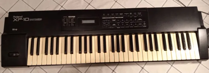 Teclado Roland XP-10