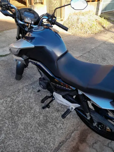 Titan 160
