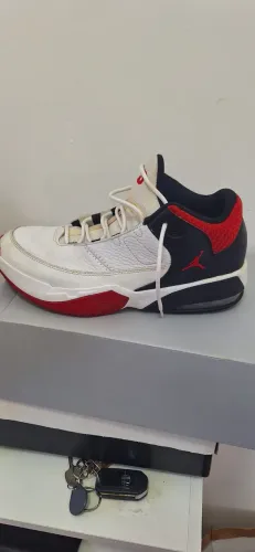 Tenis jordan max aura 3 original