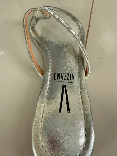 Sandália Rasteira Vizzano Prateada com Strass - 38 - Ótimo Estado
