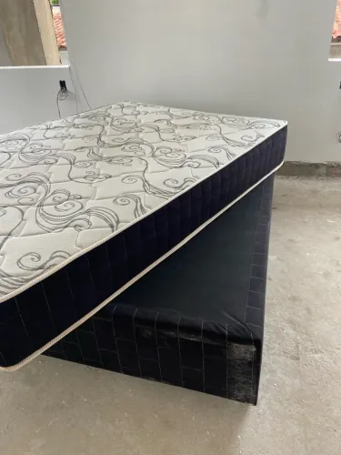 Cama e colchão casal