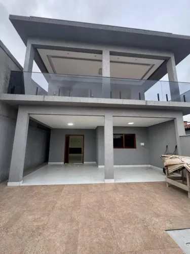 Clau/ casa com acabamento de luxo no Ernani Satiro