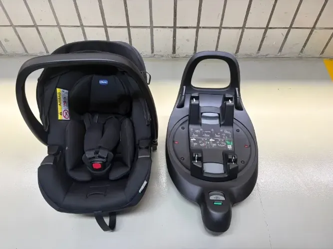 Bebê Conforto Chicco Kory Essential I-size 40-80 cm + Base para Bebê Conforto Full 360 