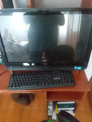 Computador Dell ALL in one . Linux windows 10