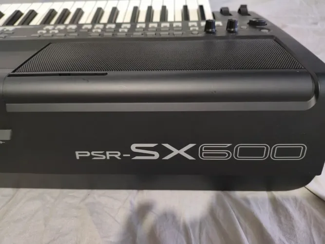 Teclado Yamaha PSR-SX600