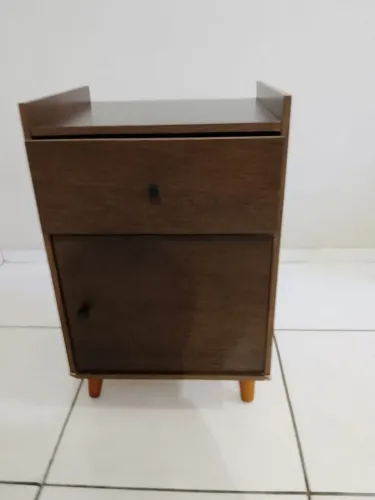 Venda de mesa de cabeceira