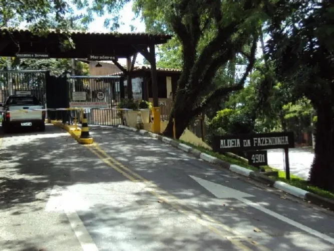 OPORTUNIDADE NA GRANJA VIANA CONDOMÍNIO ALDEIA DA FAZENDINHA AVALIA PERMUTA POR IMÓVEL OU 