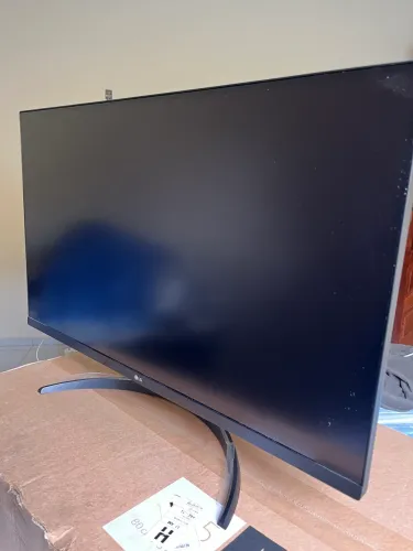 Monitor LG 4K 32P. Pouco tempo de uso. Na garantia ainda. 