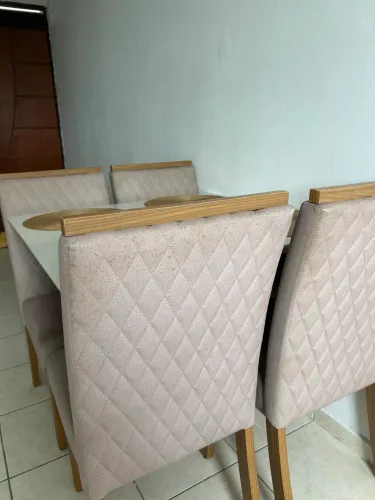 Mesa de jantar 4 lugares