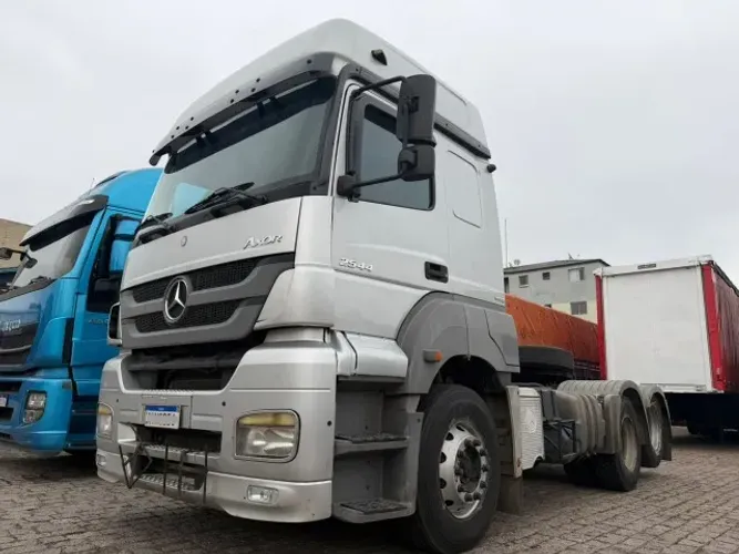 MB AXOR 25.44s 6X2 2016 TETO ALTO