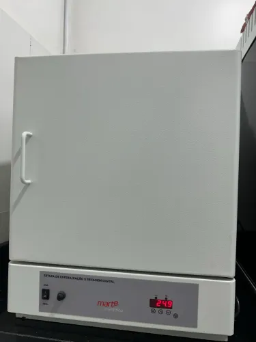 ESTUFA DE SECAGEM E ESTERILIZACAO 40 LITROS DIGITAL INOX-40 L