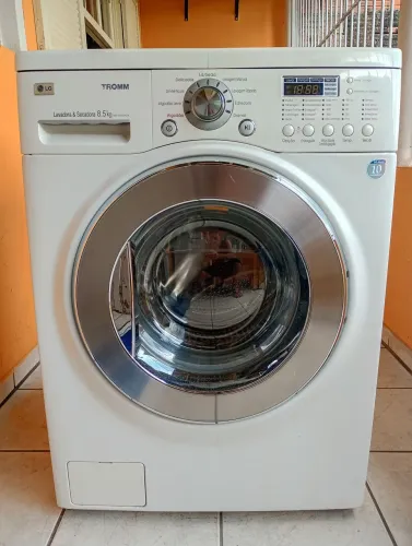 Bonita!lava e seca LG torm 8, 5kg funcionando perfeitamente com entrega e garantia!