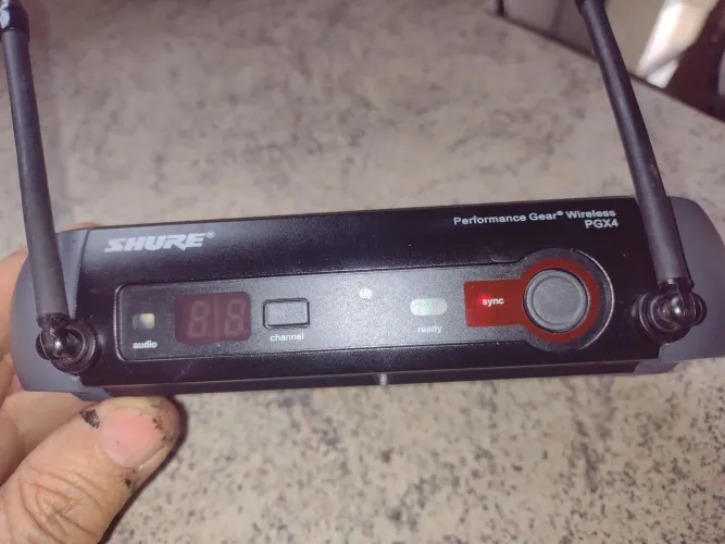 MICROFONE SEM FIO SHURE PGX4 (SÓ BASE)
