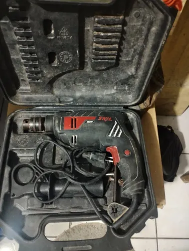 Furadeira Skil 110v *Com pequeno defeito*