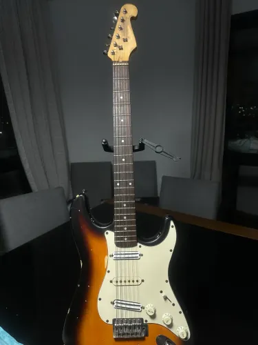Stratocaster sx alder séries com muitos upgrades 