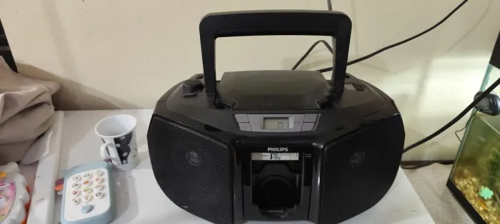 Rádio som Philips modelo DC1010 79
