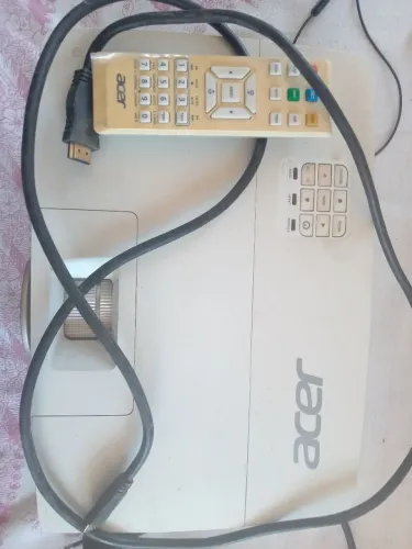 Data Show Acer - Tem que trocar a lâmpada que está fraca
