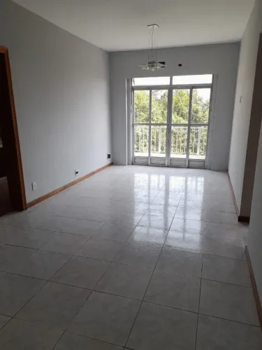 APARTAMENTO 3QTOS 2 BANHEIROS VARANDA ELEVADORES GARAGEM