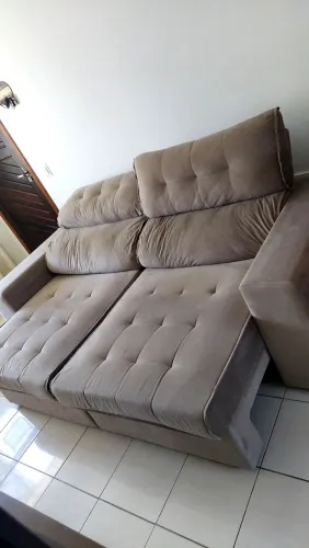 Sofá retrátil e reclinável