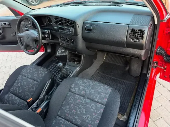 Volkswagen Golf GTI 1.8 MI 180/193cv Turbo 4P Mec. 1998