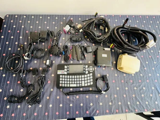 Rastreador OnixSat Trucks Control Smart Connect Híbrido Completo