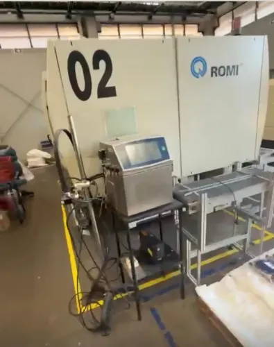 Maquina Injetora Termoplastica Romi 220T, ano 2011