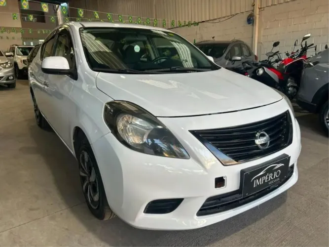 Nissan Versa SV 1.6 16V Flexstart 4P Mec. 2013