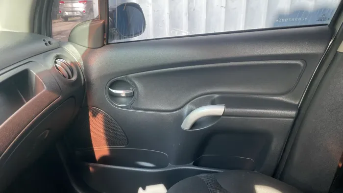 Citroen C3 GLX 1.4/ GLX Sonora 1.4 Flex 8V 5P 2012