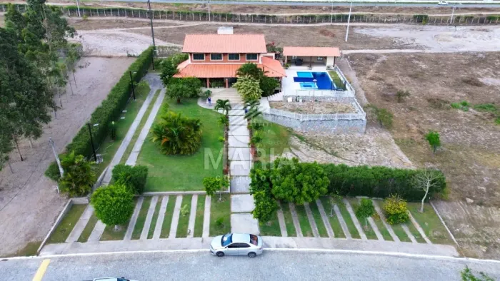 Casa em condomínio fechado com 5 suítes à venda em Gravatá/PE!