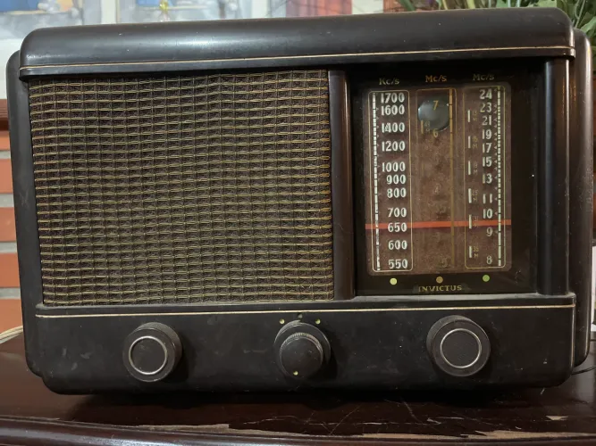 Rádio vintage anos 1900 INVICTUS